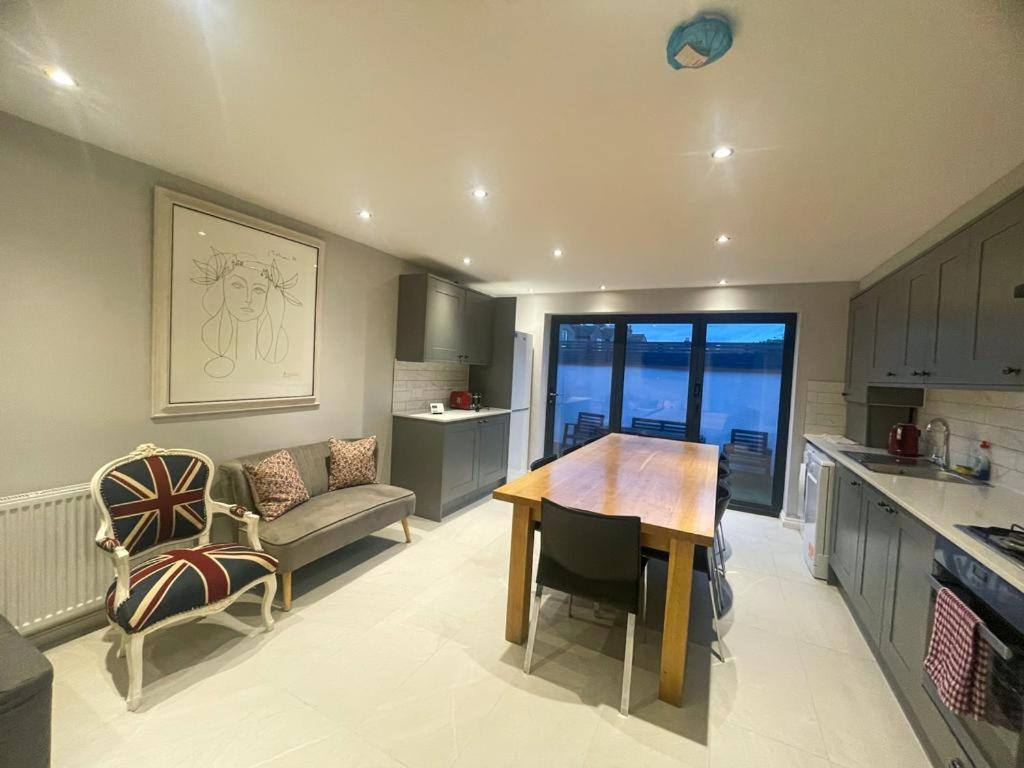 서턴 2A Seymour Road 빌라 외부 사진